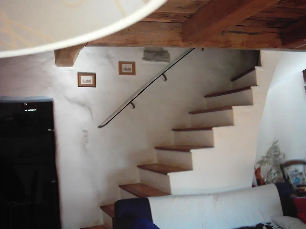 Chambres D'Hotes La Saisonneraie Luzencon 0*,  France